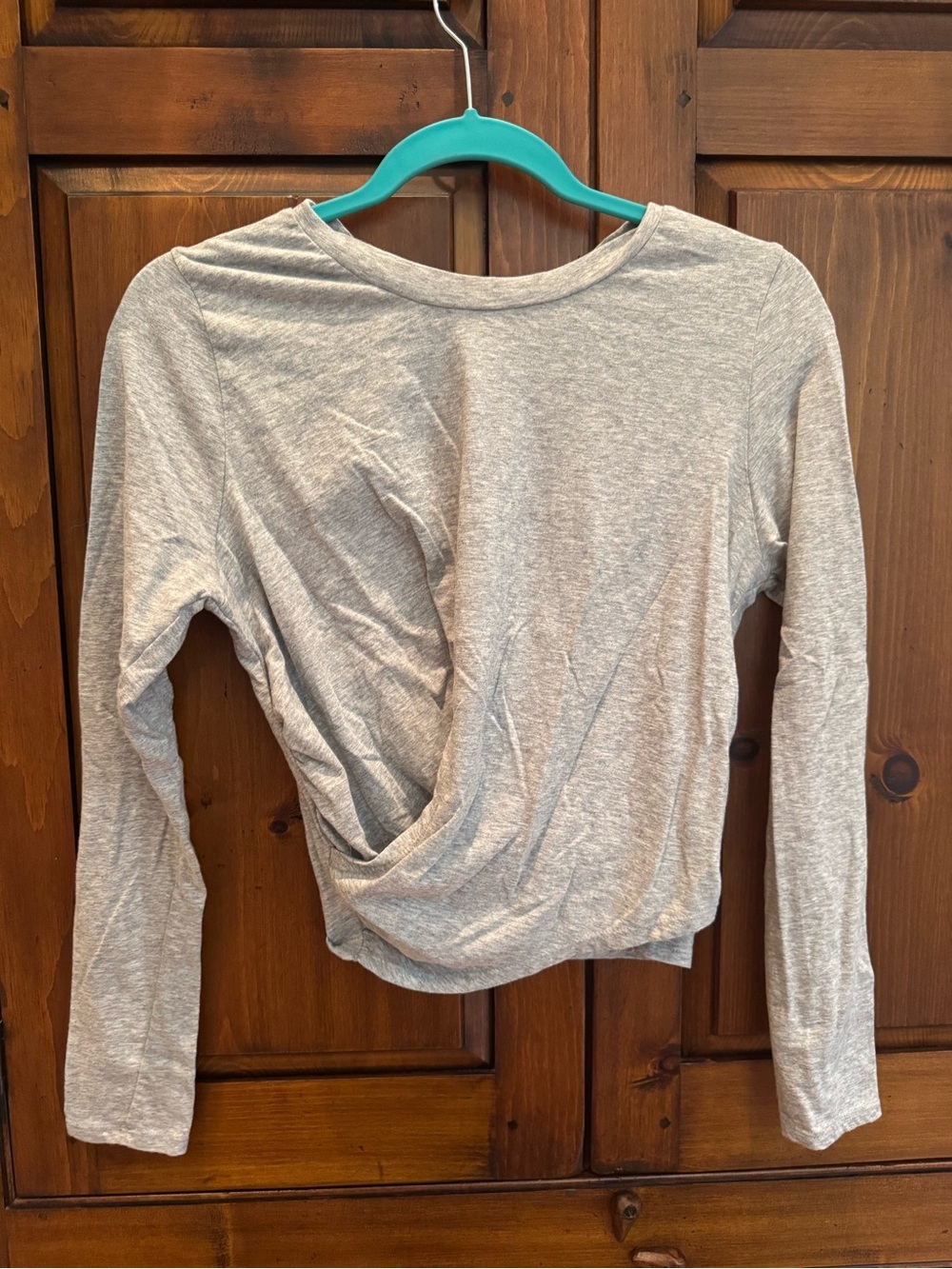 Lush Size Small Light Heather Gray Crewneck Teeshirt with Front Knot Twist NWOT